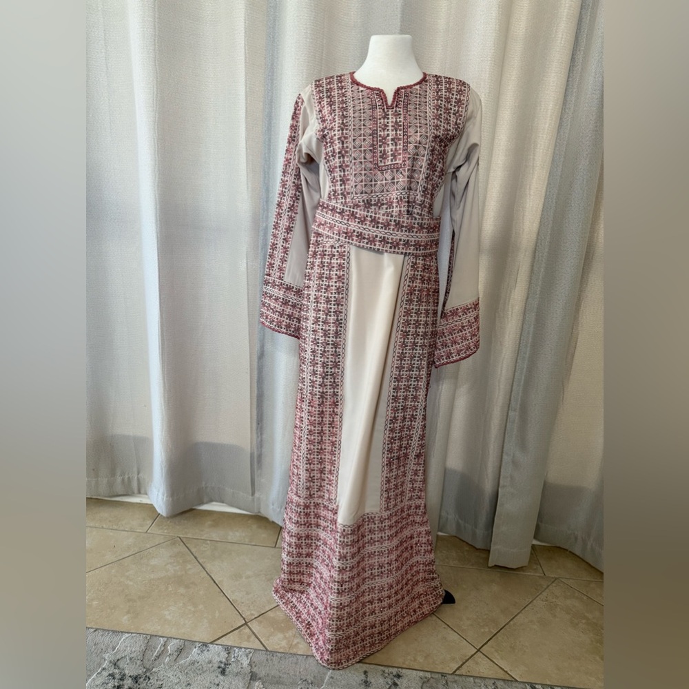 Beige/Off-white with pink and burgundy embroidery Thobe